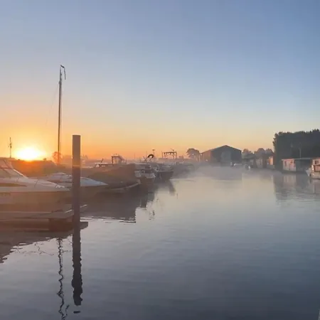 Retreatboat Ibiza 3* Lith