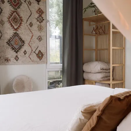 Bed and breakfast Retreatboat Ibiza Lith