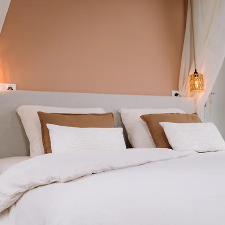 Bed and breakfast Retreatboat Ibiza Lith